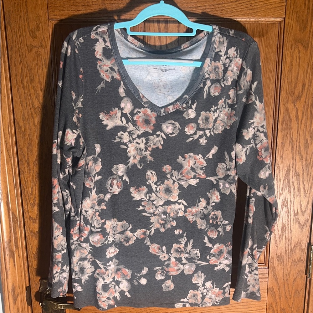 Floral V-Neck Long Sleeve Top in Charcoal and Blush